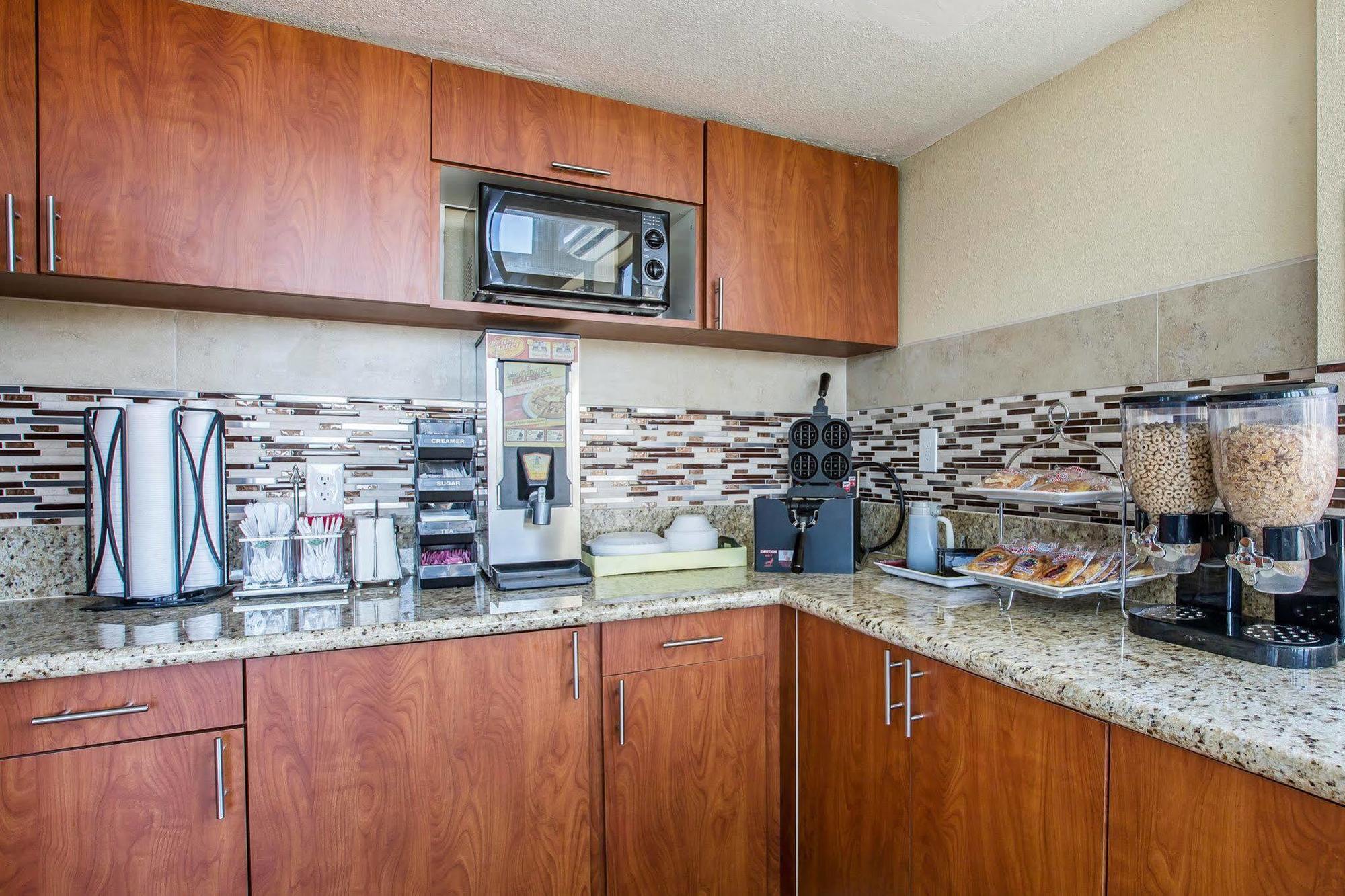 Rodeway Inn דלאנו מראה חיצוני תמונה